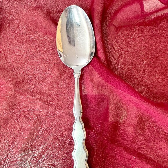 Distinction Deluxe Stainless by Oneida HH Valerie Solid Serving Spoon - Picture 1 of 3